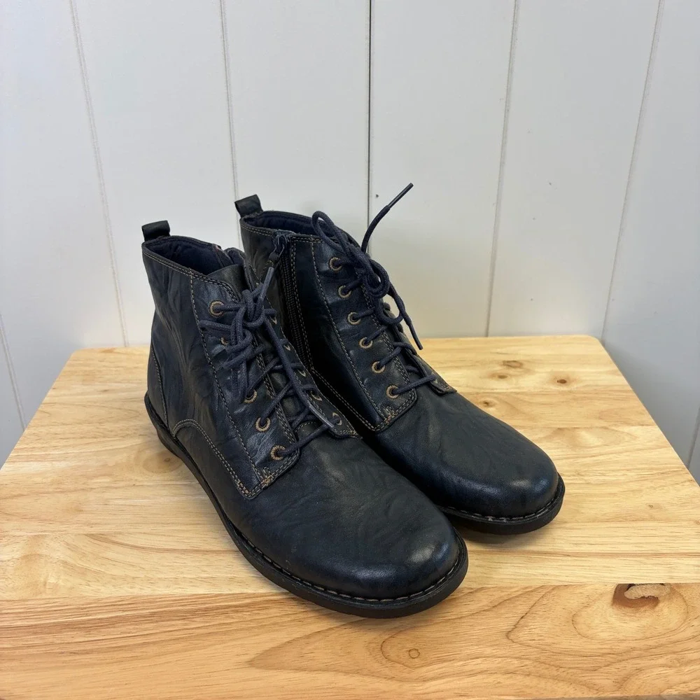 Clarks Nikki North Comfort Leather Lace Up Booties Women Size 10M Dark Academia